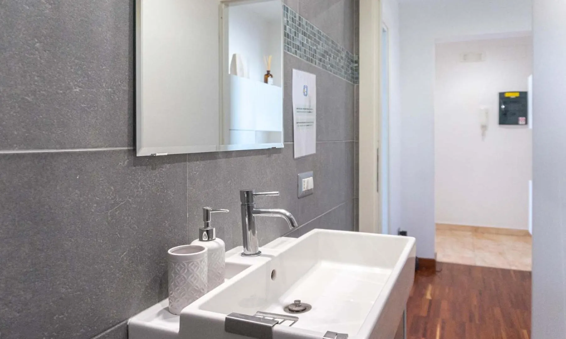Colosseum Cosy Apartment Close To Metro Roma
