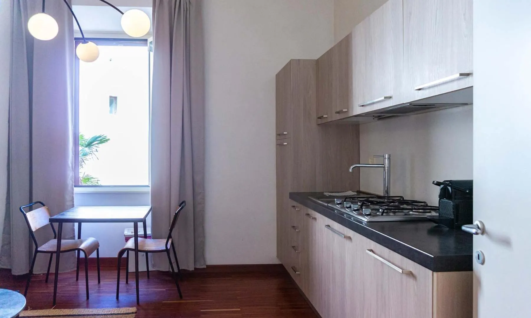 Colosseum Cosy Apartment Close To Metro Roma 0*,  Italia