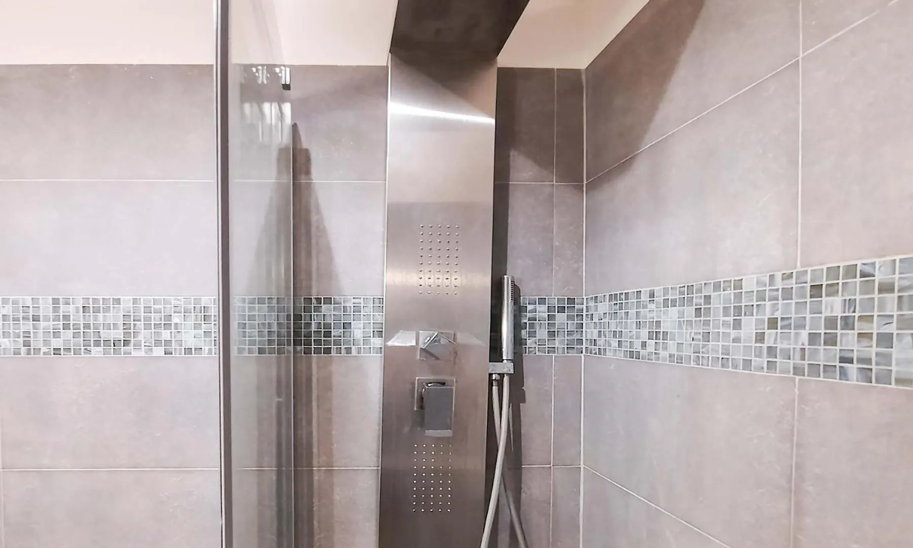 Colosseum Cosy Apartment Close To Metro Roma